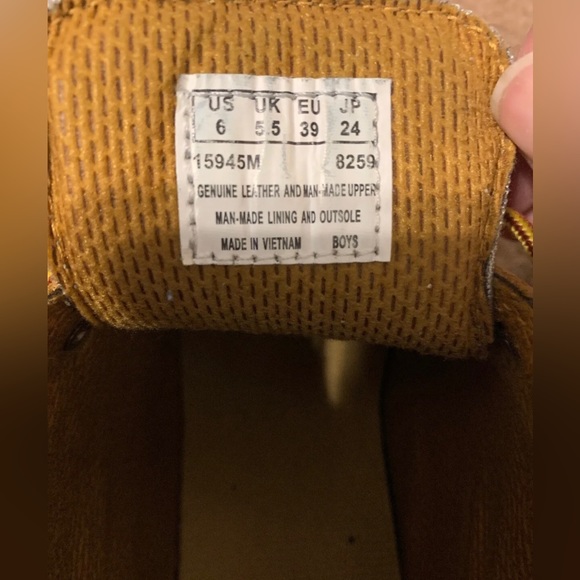 ⭐️HOST PICK⭐️ Timberland Boy’s Field Boots size 6 - Picture 7 of 8